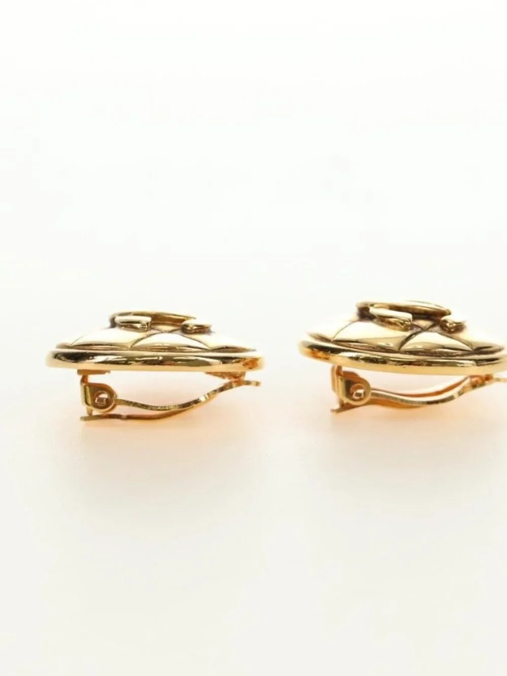 CHANEL Earring metal Gold Tone CC Auth 184597V